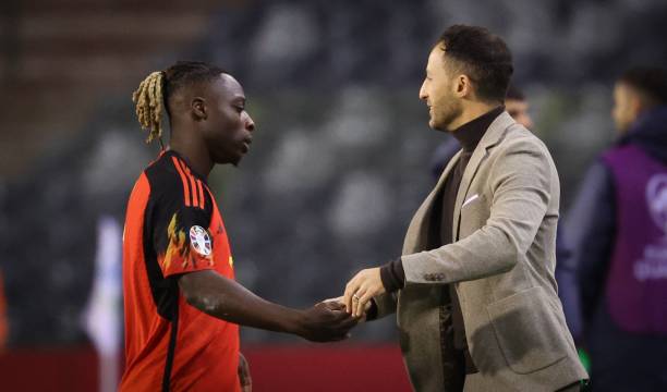 Jeremy Doku được Domenico Tedesco đánh giá cao.