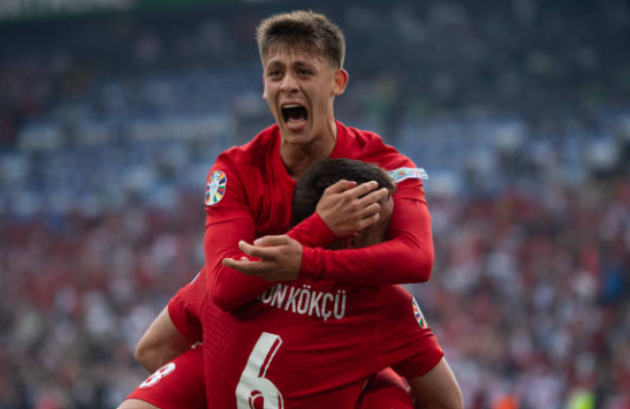 Guler trở thành cầu thủ trẻ thứ 3 sau Ferenc Bene (EURO 1964), Cristiano Ronaldo (EURO 2004) ghi bàn ngay ở trận đấu ra mắt tại VCK EURO.
