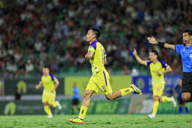 Nguyễn Văn Quyết mở tỷ số cho Hà Nội trước Bình Định. Ảnh: Hà Nội FC.