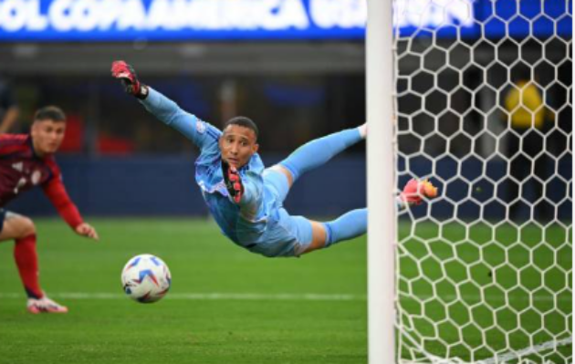 Bàn thắng của Marquinhos không được công nhận.