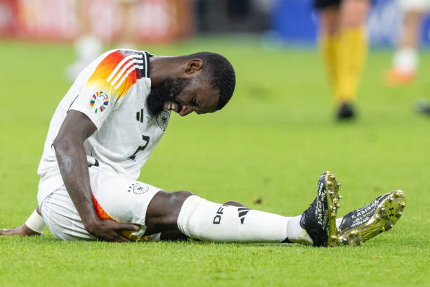 Antonio Rudiger dính chấn thương sau trận đấu với Thụy Sĩ.