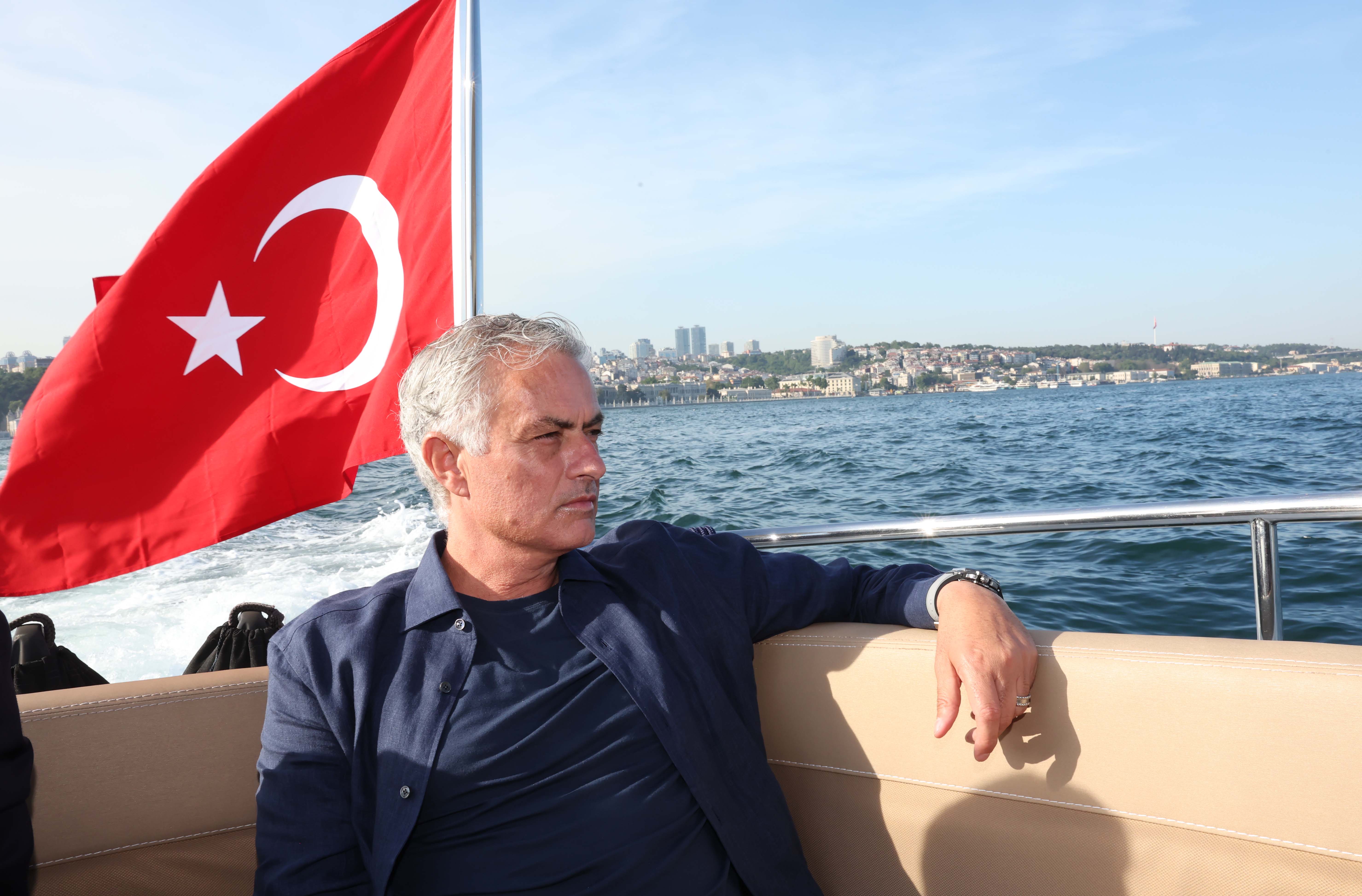 Dù sang Thổ Nhĩ Kỳ, Mourinho vẫn được đánh giá là "chuyên gia săn danh hiệu". Tại AS Roma, HLV 61 tuổi vô địch Europa Conference League mùa 2021/22 và về nhì tại Europa League mùa 2022/23. Mùa 2023/24, ông giúp CLB thủ đô Italy vào vòng 16 đội Europa League trước khi bị sa thải vào tháng 1/2024.