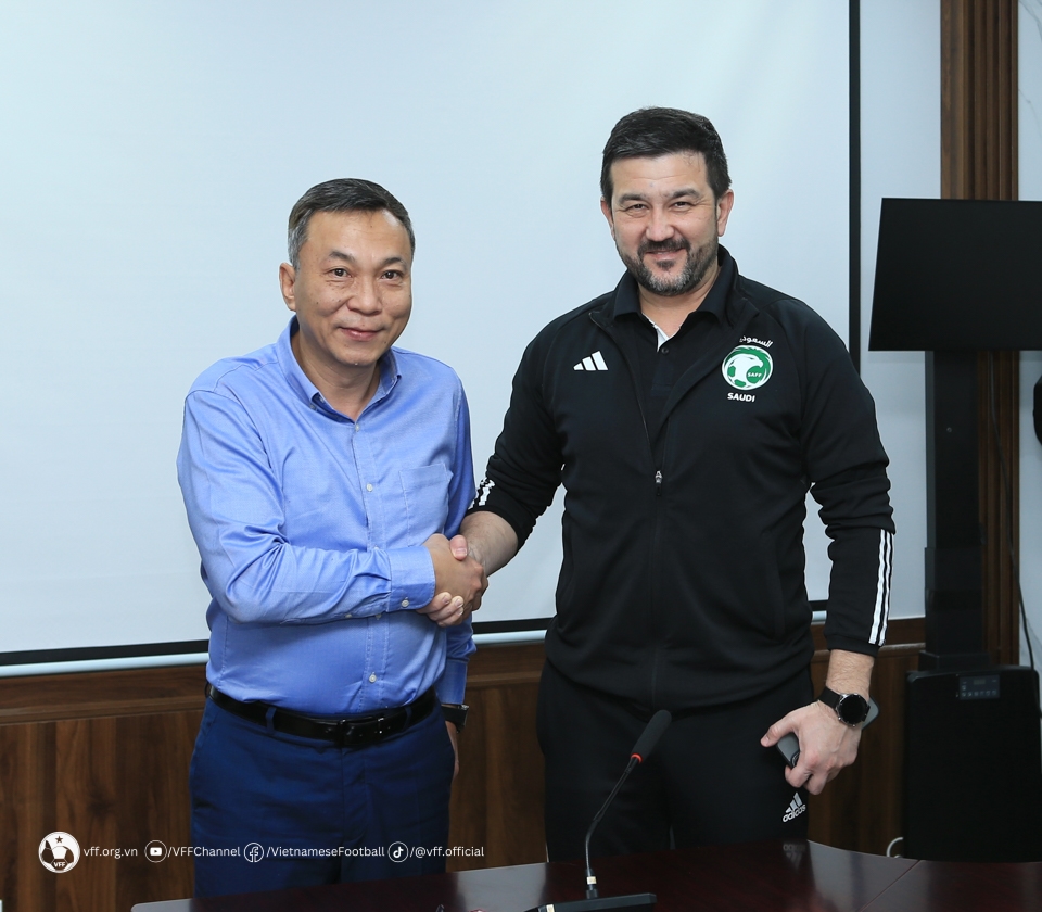 Lớp tập huấn có sự phối hợp giữa VFF và SAFF. Ảnh: VFF.