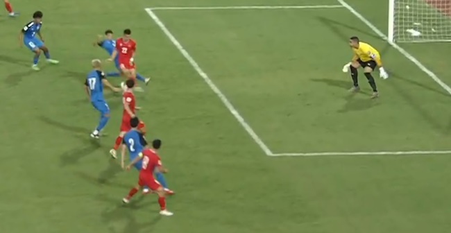 Việt Nam phối hợp nhuần nhuyễn trong những phút đầu.