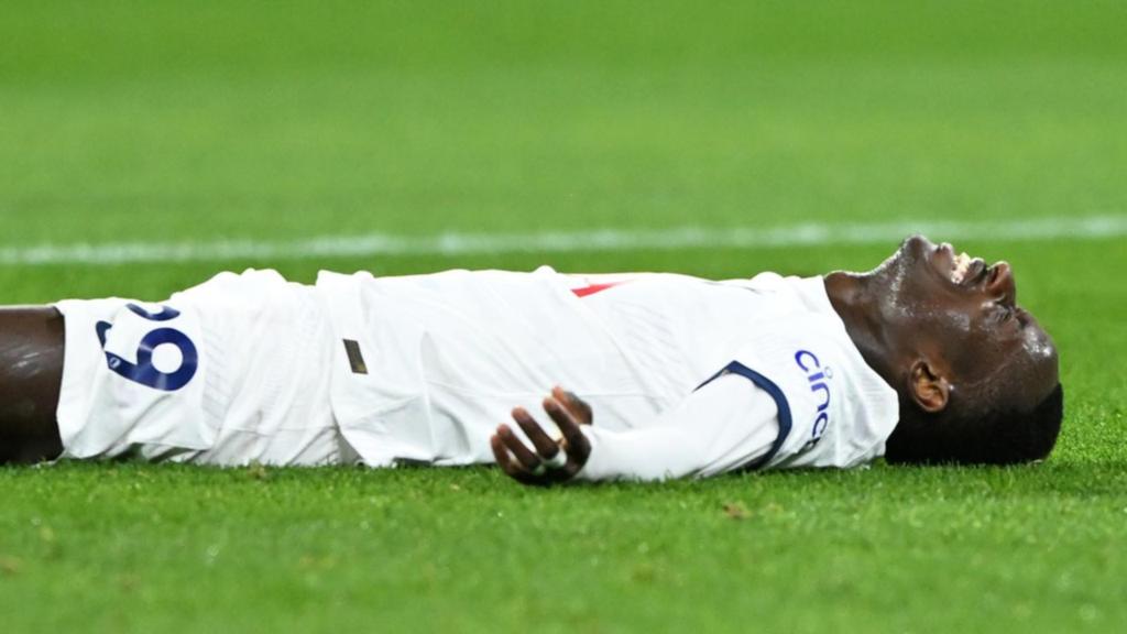 Senegal mất điểm đáng tiếc trước CHDC Congo.
