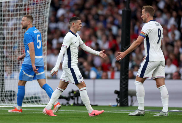 Phil Foden và Bukayo Saka gây thất vọng.