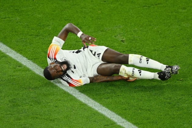 Hình ảnh khiến Nagelsmann lo lắng trong trận Đức thắng Đan Mạch.