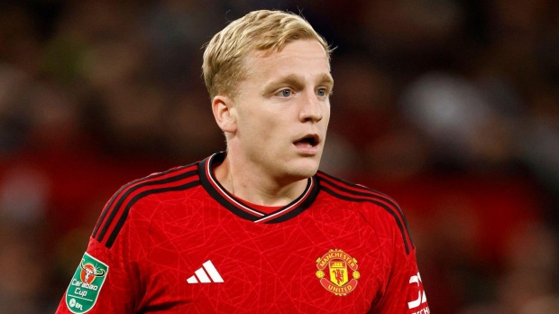 Van de Beek chia tay Man Utd.