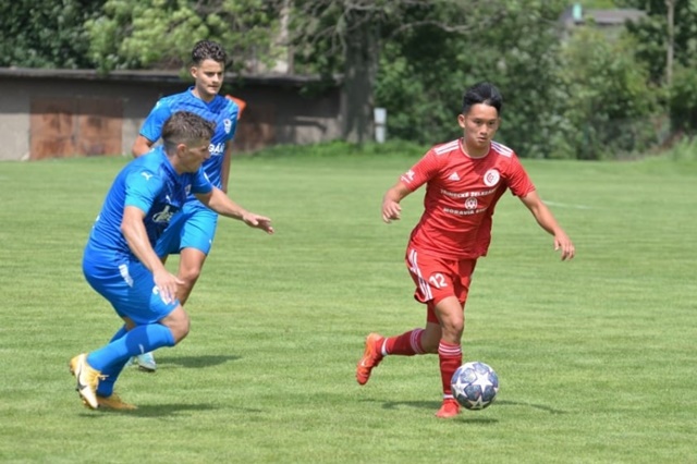 Andrej Nguyễn An Khánh vừa có pha lập công cho Trinec.