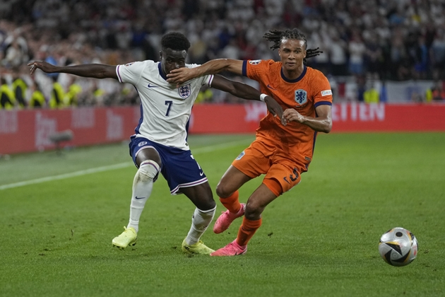 Bukayo Saka là ngòi nổ bên cánh trái của tuyển Anh.