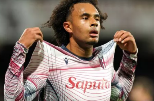 Zirkzee khiến Man Utd tiêu tốn gần 40 triệu bảng.