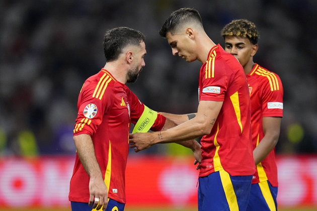 Trong khi đó, Daniel Carvajal xứng danh là đội phó của Tây Ban Nha.