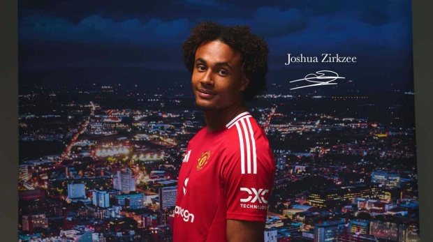 Zirkzee rất háo hức ra mắt Man Utd. Anh cho biết: "Tôi biết tương lai ở đây sẽ thú vị như thế nào và tôi rất nóng lòng được đóng góp vai trò của mình trong việc đạt được thành công cho Manchester United."