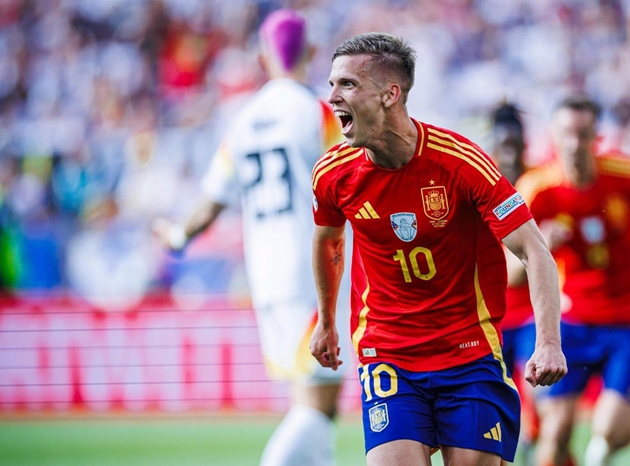 Dani Olmo gây ấn tượng trong màu áo Tây Ban Nha.