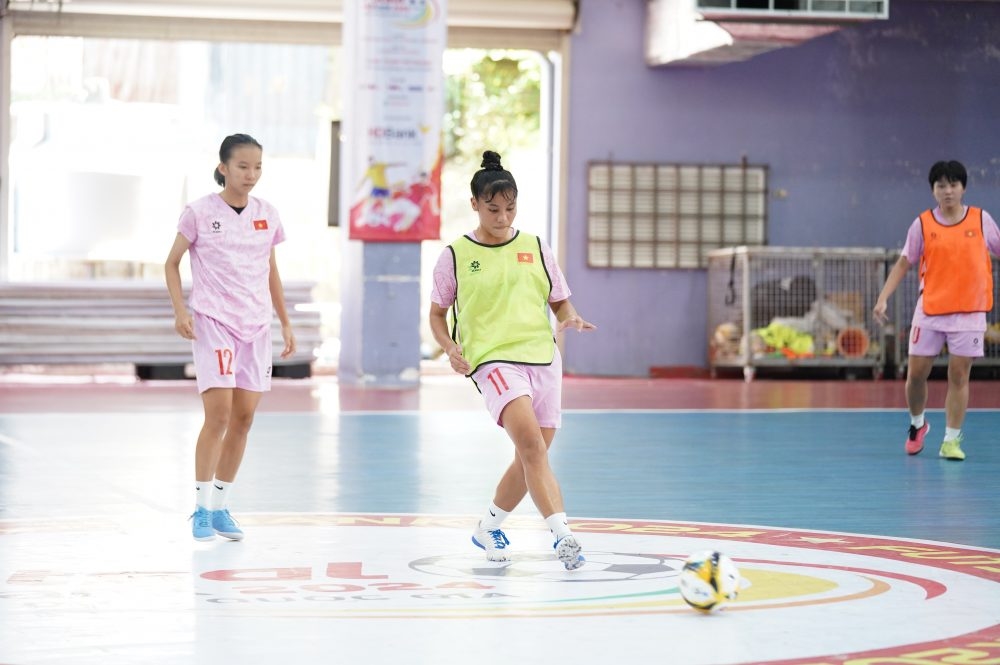 Đội tuyển Futsal nữ Việt Nam tập luyện. Ảnh: VFF.