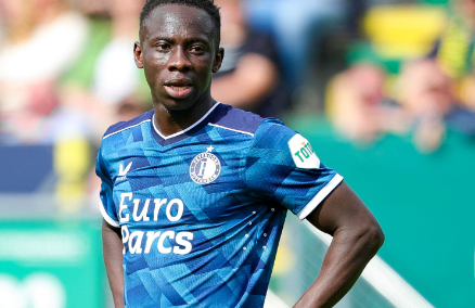 Minteh gia nhập Brighton.