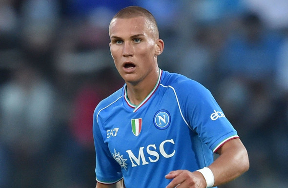 Leo Ostigard có những đóng góp nhất định cho Napoli