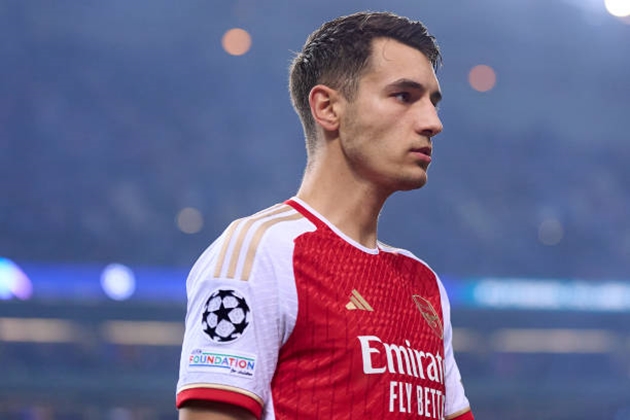 Jakub Kiwior "bật đèn xanh" với Inter Milan.