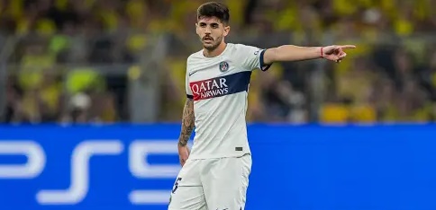 Sức trẻ của Lucas Beraldo sẽ mang đến sự bổ sung cần thiết cho hàng phòng ngự đội bóng nước Pháp.