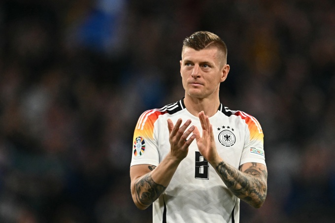 Kroos để lại khoảng trống ở hàng tiền vệ.