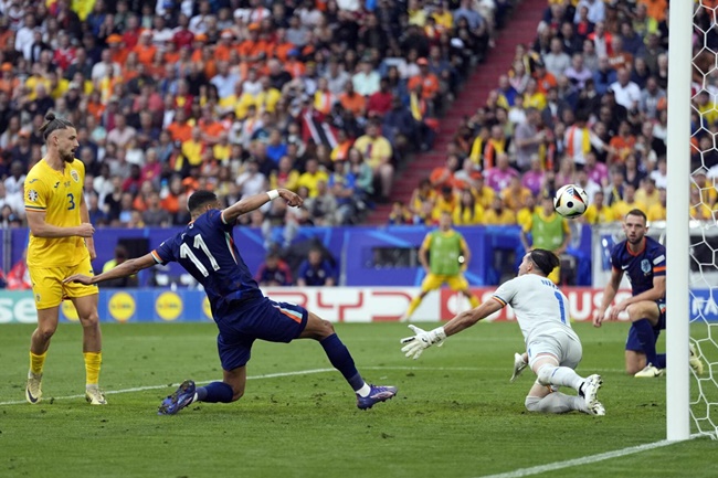 Bên cạnh Malen, Cody Gakpo là cái tên khác gây ấn tượng.