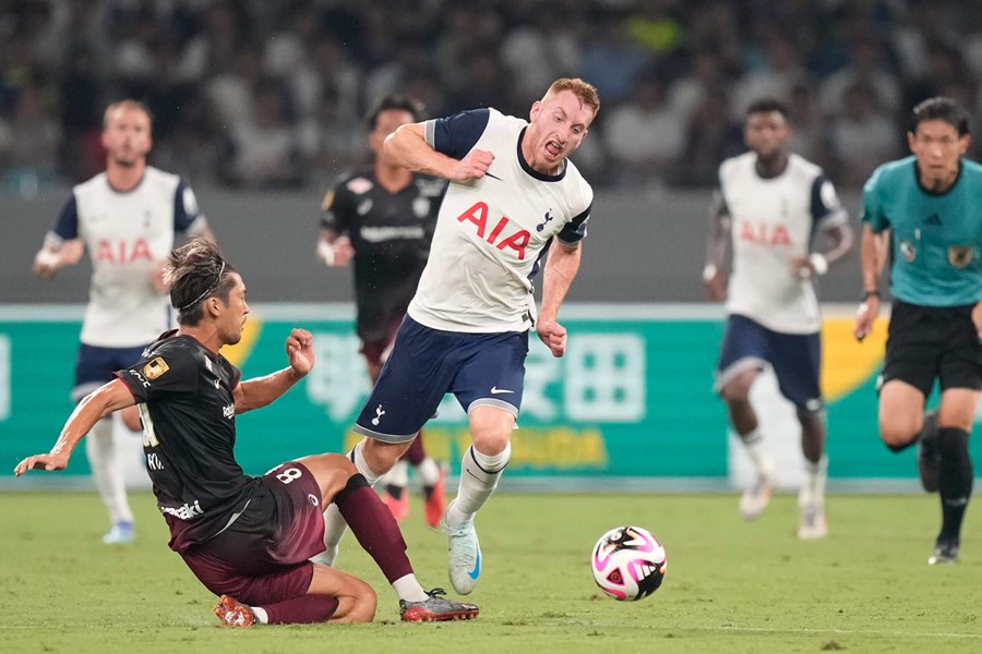 Spurs có chút vấn đề ở một phần ba cuối sân.