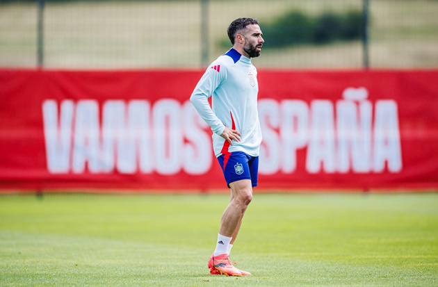Dani Carvajal sẽ có lần cuối cùng đứng trên sân cùng Toni Kroos, bởi đây đã là vòng knock-out trong khi Kroos quyết định giải nghệ sau kỳ EURO năm nay.