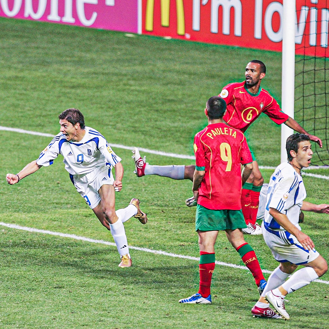 Họ chưa bao giờ ghi được bàn thắng nào tại một giải đấu lớn, chứ chưa nói đến việc kiếm được một điểm hay một chiến thắng. Một huấn luyện viên ngoại quốc thậm chí chưa bao giờ chiến thắng trong một giải đấu khi huấn luyện một quốc gia khác.