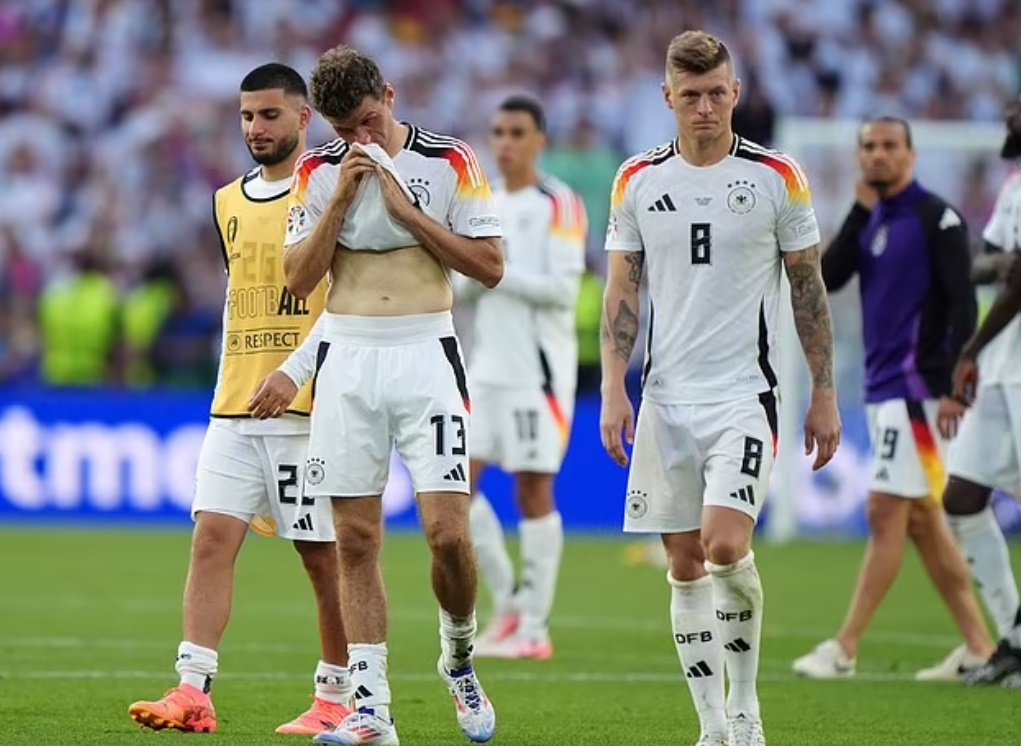 Họ đồng thời cũng sẽ nói lời chia tay huyền thoại Toni Kroos sau trận cầu này.