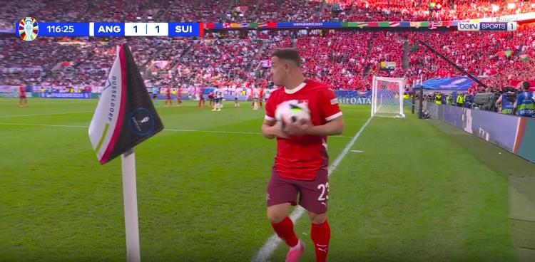 Ở tuổi 32, Xherdan Shaqiri không còn trong thời kỳ đỉnh cao phong độ. Anh chỉ vào sân từ phút 109 trong trận tứ kết EURO 2024 với Anh. Dù sao, cựu cầu thủ Bayern Munich vẫn là chân sút phạt uy tín.