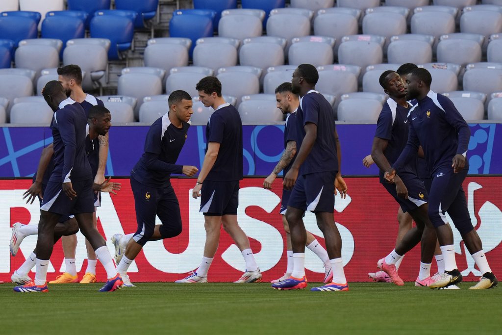 Pháp chưa bao giờ bị đánh bại trên sân Munich Football Arena (thắng 2, hòa 1).