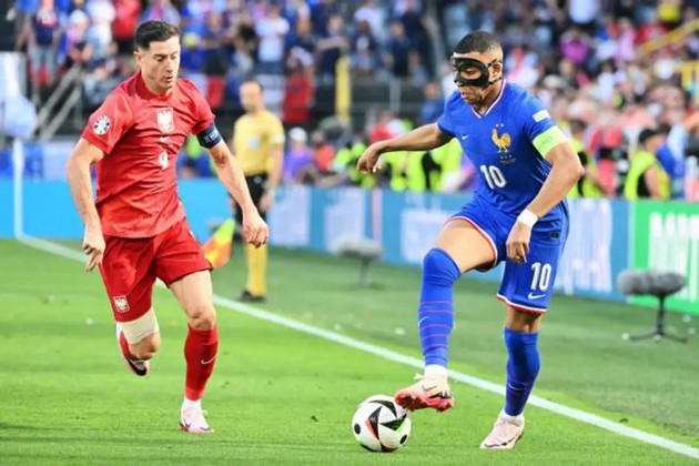 ĐT Tây Ban Nha cần khóa chặt Kylian Mbappe.