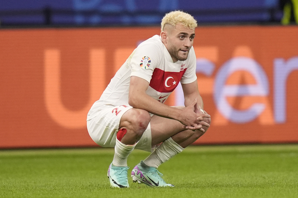Baris Alper Yilmaz lọt vào tầm ngắm của một vài đội bóng lớn.