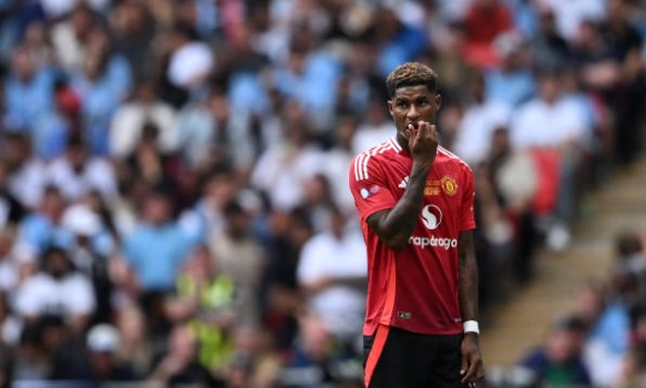 Rashford chơi quá tệ.