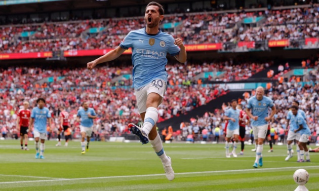 Bernardo Silva ăn mừng bàn thắng gỡ hoà.