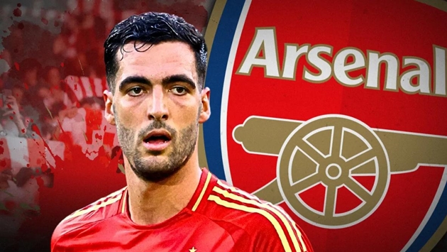 Arsenal vẫn mắc kẹt trong thương vụ Mikel Merino.