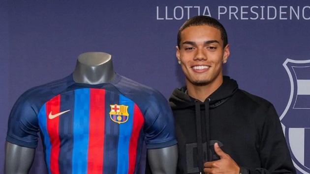 Mendes vừa rời Barca.