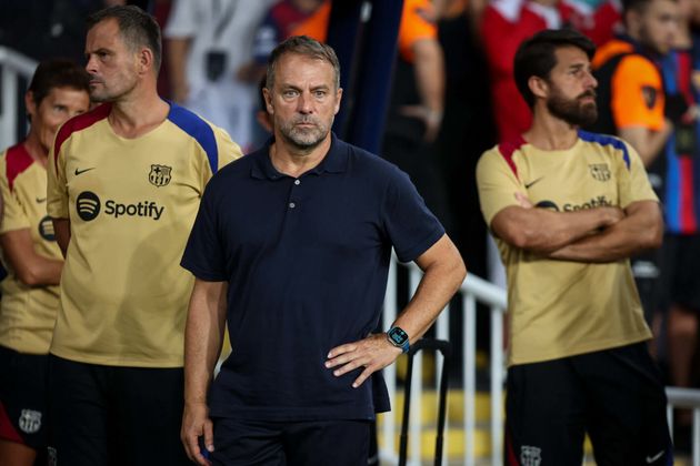 Flick đang gặp rất nhiều khó khăn trong việc xây dựng đội hình cho trận mở màn La Liga sắp tới.