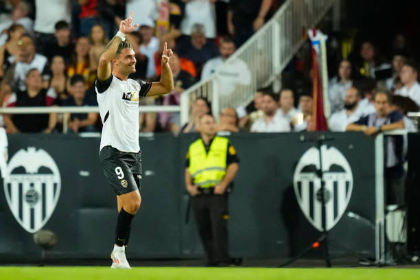 Đến phút 45+3', sai lầm của Ter Stegen suýt chút nữa đã tạo điều kiện cho Duro lập cú đúp, nhưng may là Pau Cubarsi đã kịp thời cản phá ngay trên vạch vôi.