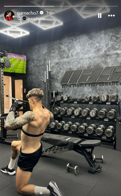 Garnacho chăm chỉ tập gym.