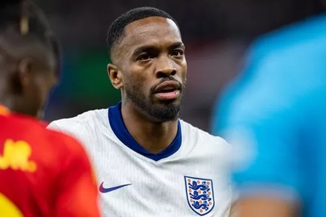 Toney có thể rời Brentford.