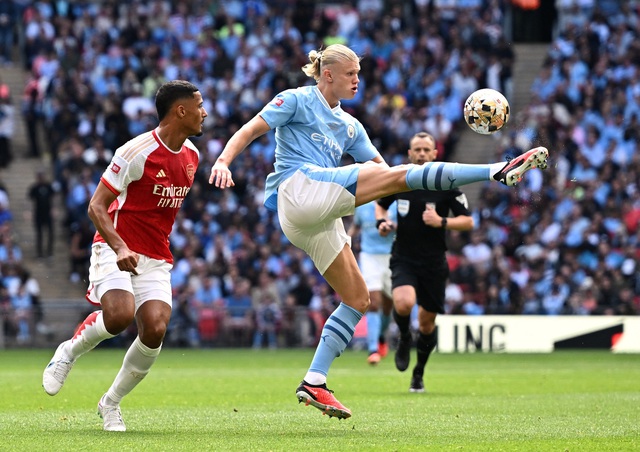 Đua vô địch mùa này nhiều khả năng sẽ tiếp tục là chuyện nội bộ của Arsenal và Man City.