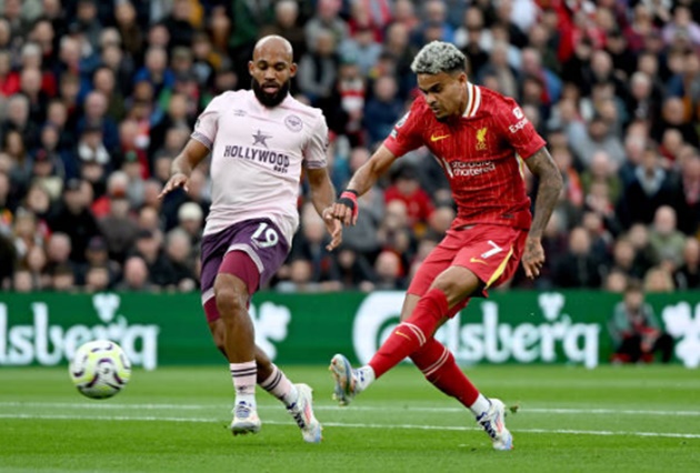 Luis Diaz mở tỷ số cho Liverpool.