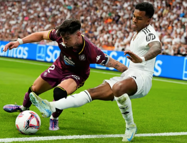 Rodrygo chơi như một wing-back ở trận đấu vừa qua.