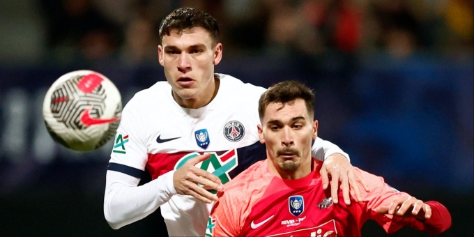 Ugarte đang chờ Man Utd.