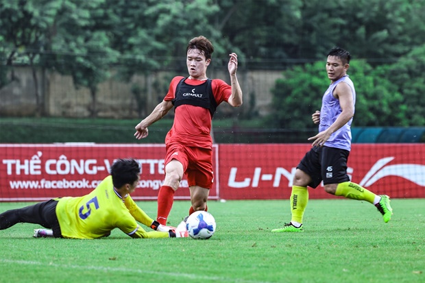 Hoàng Đức tập luyện trong màu áo Thể Công Viettel. Ảnh: Thể Công Viettel.