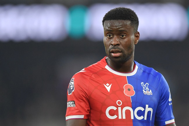 Chelsea hưởng lợi từ vụ Guehi.