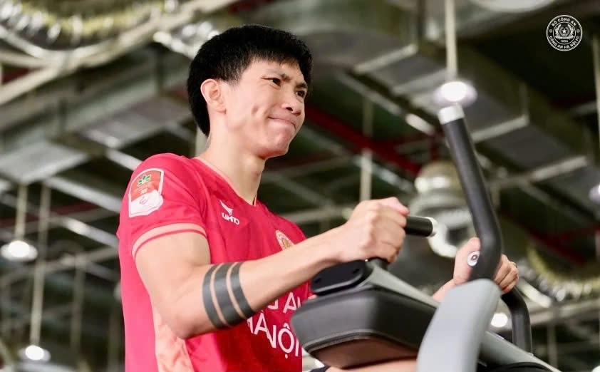 Đoàn Văn Hậu tập luyện tích cực để sớm thi đấu trở lại.