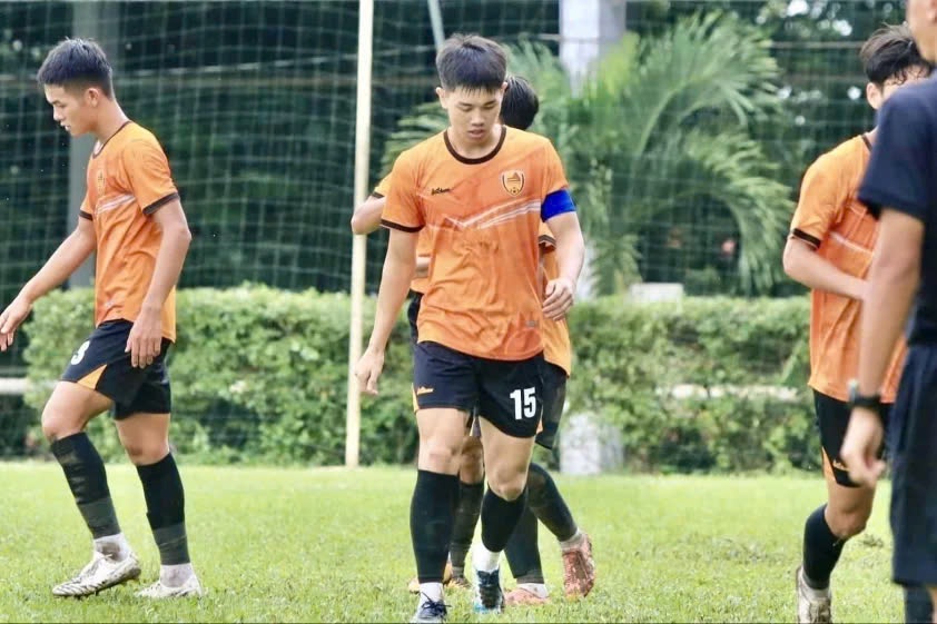 Nguyễn Đình Bắc lại dính chấn thương.