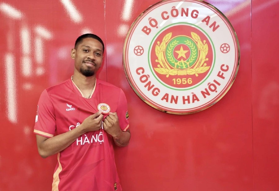 Công An Hà Nội sở hữu 2 ngôi sao Việt kiều được định giá cao nhất V-League. Ảnh: FBNV.